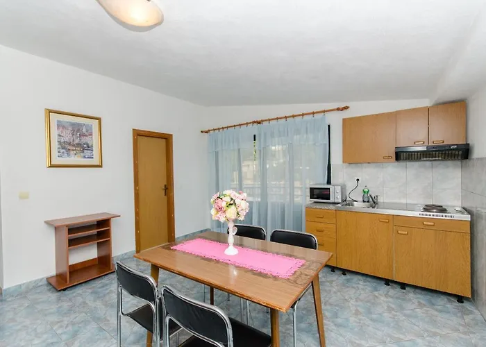 And Ivan Apartman Makarska